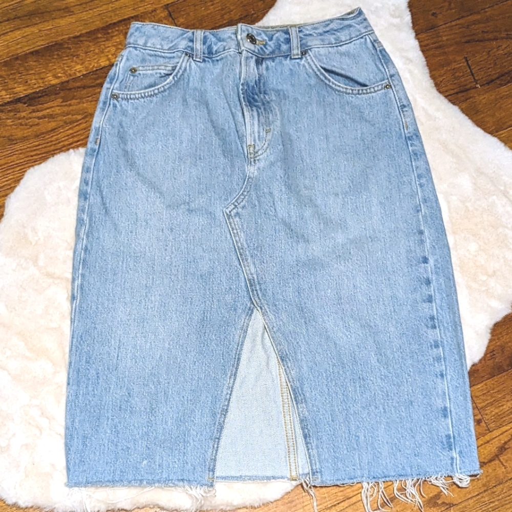 Top Shop Light Blue Jean Moto Skirt, Quarter Length With Slit, Sz 4